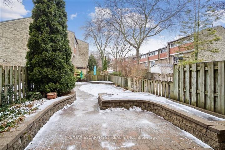 Photo 13 at 80 - 915 Inverhouse Drive, Clarkson, Mississauga