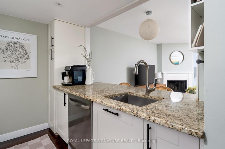 Photo 4 at 903 - 725 King Street W, Niagara, Toronto