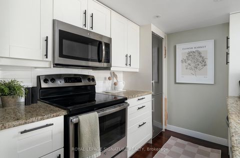 Photo 2 at 903 - 725 King Street W, Niagara, Toronto