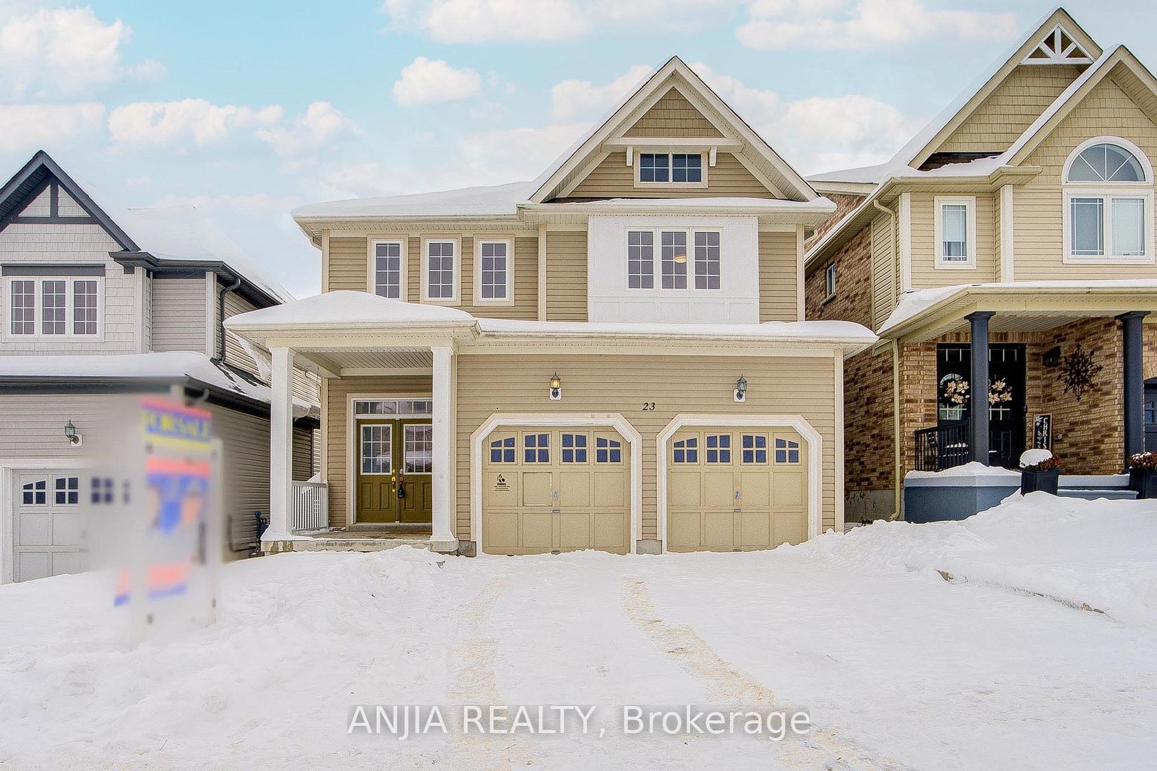 23 Grey Wing Avenue, Keswick South, Georgina photo number 2