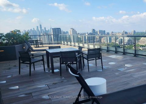 Photo 3 at 501 - 11 Lillian Street, Mount Pleasant West, Toronto