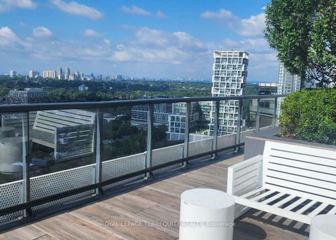 Photo 4 at 501 - 11 Lillian Street, Mount Pleasant West, Toronto