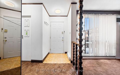 Photo 3 at 827 - 20 Tandridge Crescent, Old Rexdale, Toronto