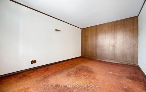 Photo 6 at 827 - 20 Tandridge Crescent, Old Rexdale, Toronto