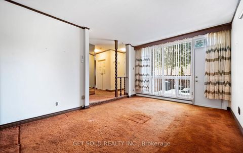 Photo 8 at 827 - 20 Tandridge Crescent, Old Rexdale, Toronto