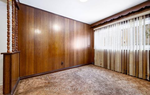 Photo 11 at 827 - 20 Tandridge Crescent, Old Rexdale, Toronto