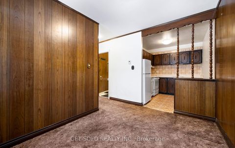 Photo 13 at 827 - 20 Tandridge Crescent, Old Rexdale, Toronto