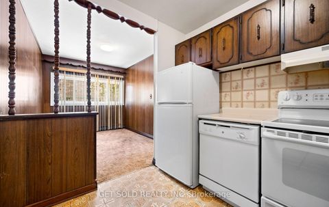 Photo 14 at 827 - 20 Tandridge Crescent, Old Rexdale, Toronto