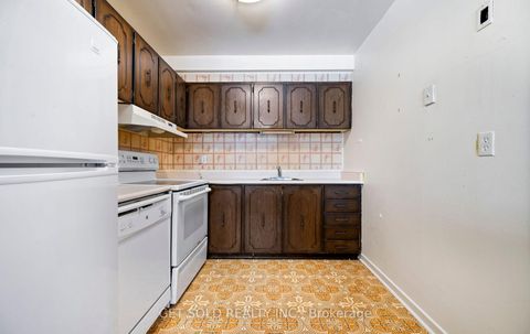 Photo 19 at 827 - 20 Tandridge Crescent, Old Rexdale, Toronto