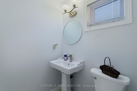 Photo 15 at 418 Chieftan Circle, Hurontario, Mississauga