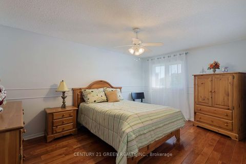 Photo 21 at 418 Chieftan Circle, Hurontario, Mississauga