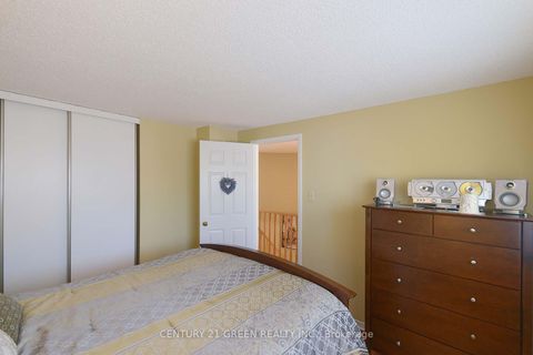 Photo 24 at 418 Chieftan Circle, Hurontario, Mississauga