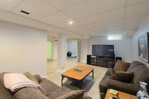 Photo 29 at 418 Chieftan Circle, Hurontario, Mississauga