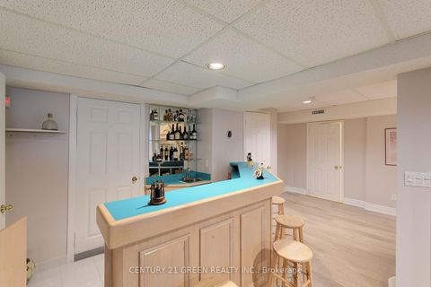 Photo 31 at 418 Chieftan Circle, Hurontario, Mississauga