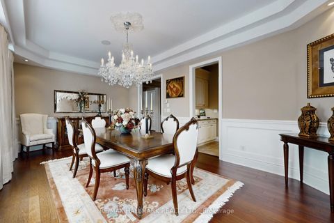 Photo 8 at 123 Carisbrooke Circle, Bayview Southeast, Aurora