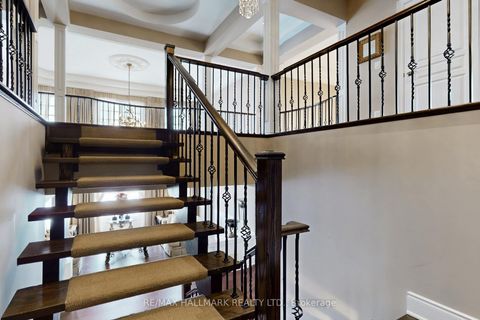 Photo 25 at 123 Carisbrooke Circle, Bayview Southeast, Aurora