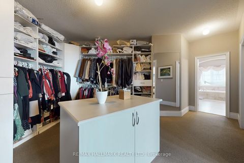 Photo 32 at 123 Carisbrooke Circle, Bayview Southeast, Aurora