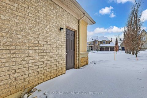Photo 42 at 123 Carisbrooke Circle, Bayview Southeast, Aurora