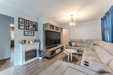 Photo 1 at 69 Fox Run, Letitia Heights, Barrie