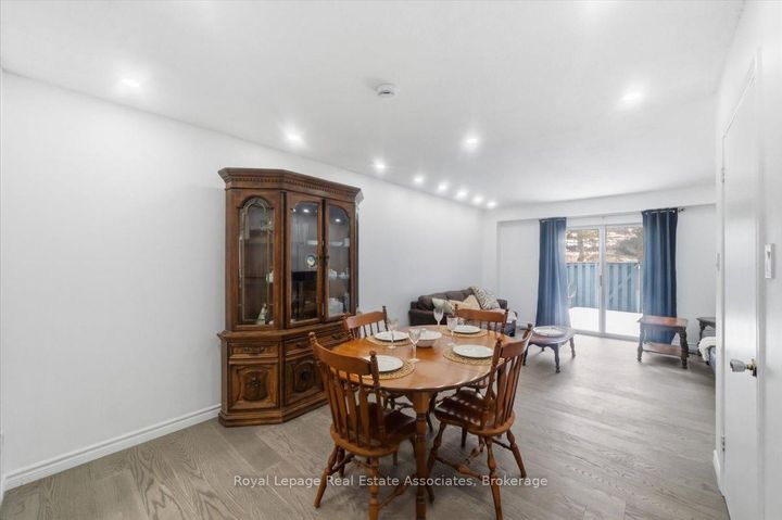 Photo 8 at 85 - 6699 Falconer Drive, Streetsville, Mississauga