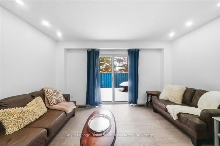 Photo 11 at 85 - 6699 Falconer Drive, Streetsville, Mississauga