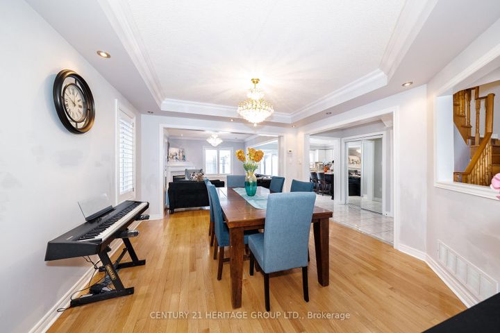 Photo 2 at 2211 Old Rutherford Road, Maple, Vaughan