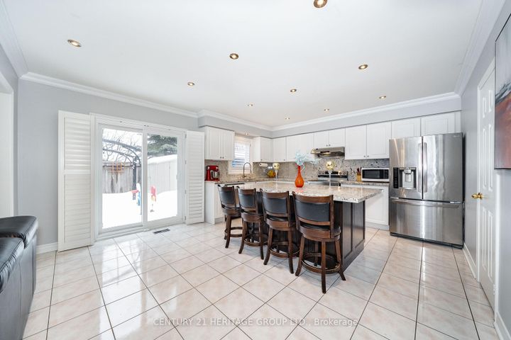 Photo 5 at 2211 Old Rutherford Road, Maple, Vaughan