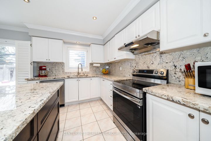 Photo 6 at 2211 Old Rutherford Road, Maple, Vaughan