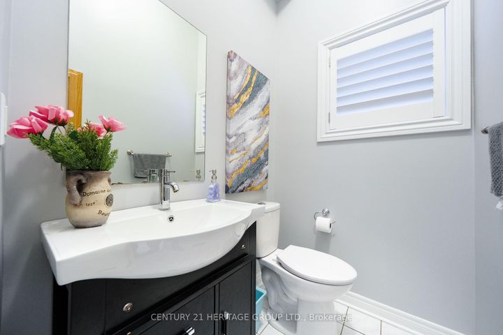 Photo 7 at 2211 Old Rutherford Road, Maple, Vaughan