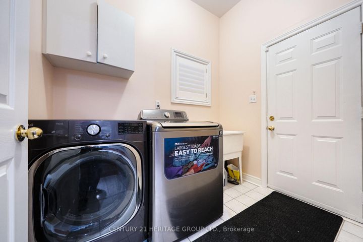 Photo 8 at 2211 Old Rutherford Road, Maple, Vaughan