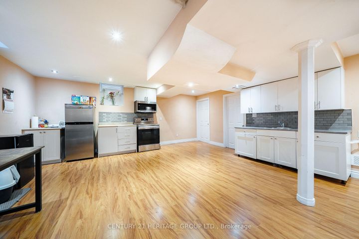Photo 17 at 2211 Old Rutherford Road, Maple, Vaughan