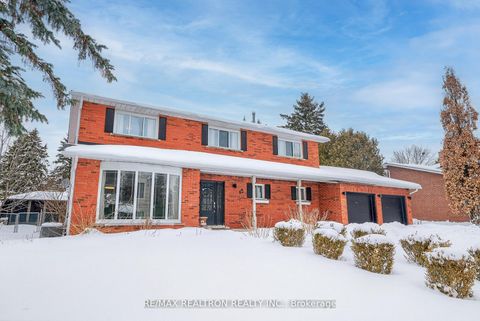 Photo 4 at 42 Blackforest Drive, Oak Ridges, Richmond Hill