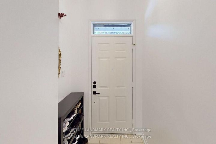 Photo 2 at 32 Coatsworth Crescent, Woodbine Corridor, Toronto