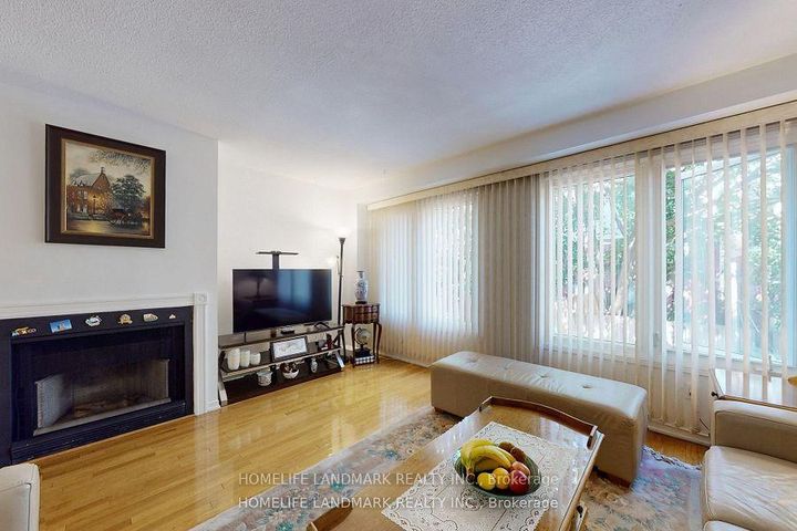 Photo 6 at 32 Coatsworth Crescent, Woodbine Corridor, Toronto