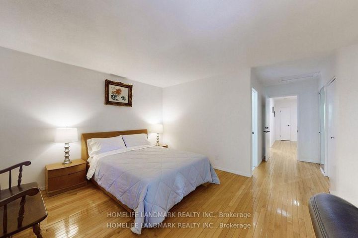 Photo 15 at 32 Coatsworth Crescent, Woodbine Corridor, Toronto
