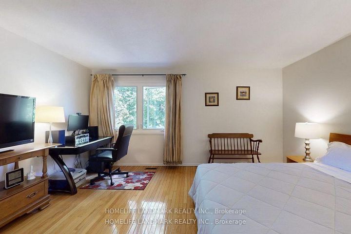 Photo 17 at 32 Coatsworth Crescent, Woodbine Corridor, Toronto