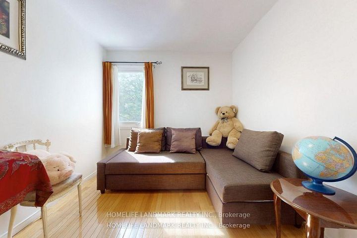 Photo 25 at 32 Coatsworth Crescent, Woodbine Corridor, Toronto