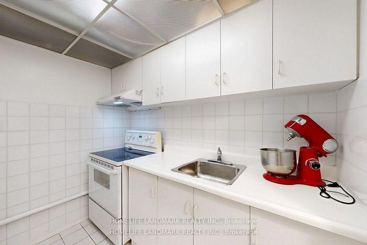 Photo 35 at 32 Coatsworth Crescent, Woodbine Corridor, Toronto