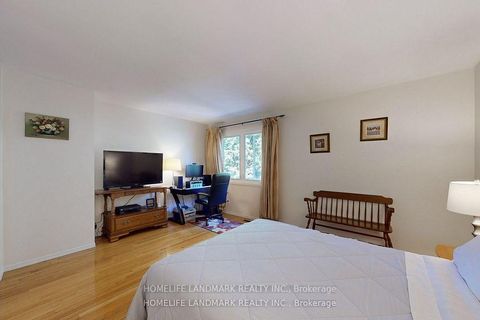 Photo 18 at 32 Coatsworth Crescent, Woodbine Corridor, Toronto
