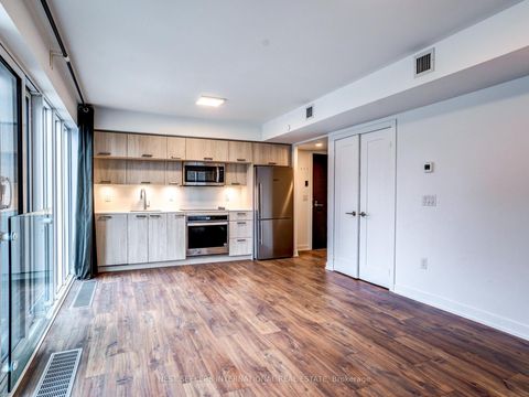 Photo 7 at 404 - 50 McCaul Street, Chinatown, Toronto