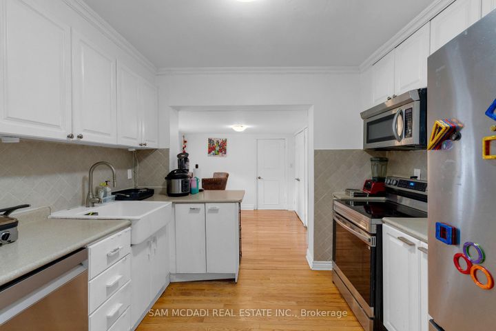 Photo 6 at 1235 Old River Road, Mineola, Mississauga