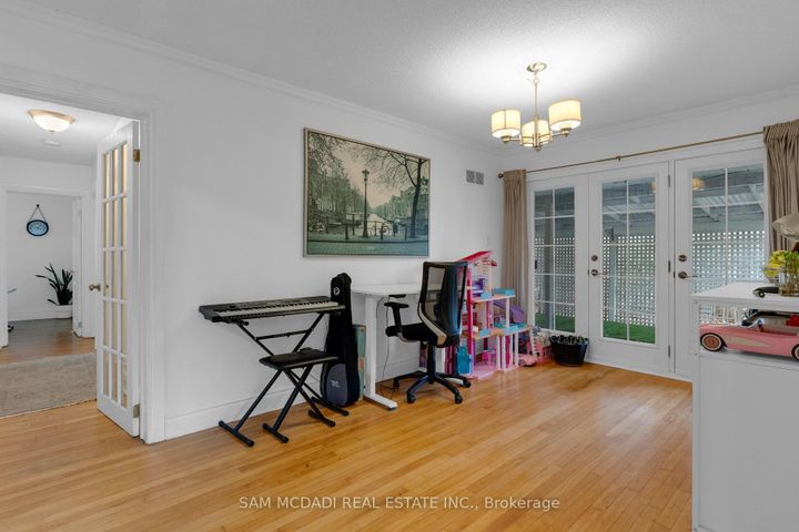 Photo 7 at 1235 Old River Road, Mineola, Mississauga