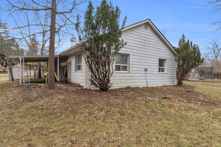 Photo 17 at 1235 Old River Road, Mineola, Mississauga