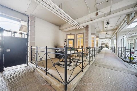 Photo 2 at 121 - 71 McCaul Street, Chinatown, Toronto