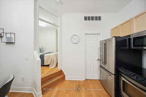 Photo 5 at 121 - 71 McCaul Street, Chinatown, Toronto