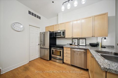 Photo 6 at 121 - 71 McCaul Street, Chinatown, Toronto