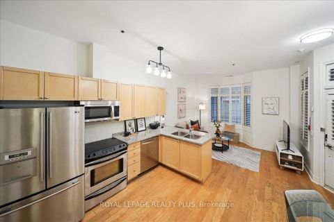 Photo 8 at 121 - 71 McCaul Street, Chinatown, Toronto