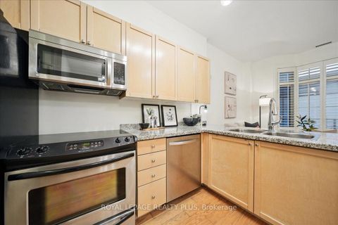 Photo 10 at 121 - 71 McCaul Street, Chinatown, Toronto