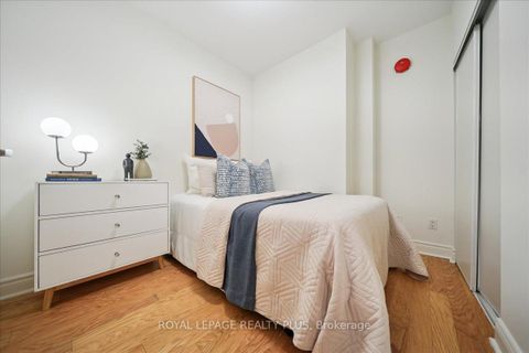 Photo 21 at 121 - 71 McCaul Street, Chinatown, Toronto