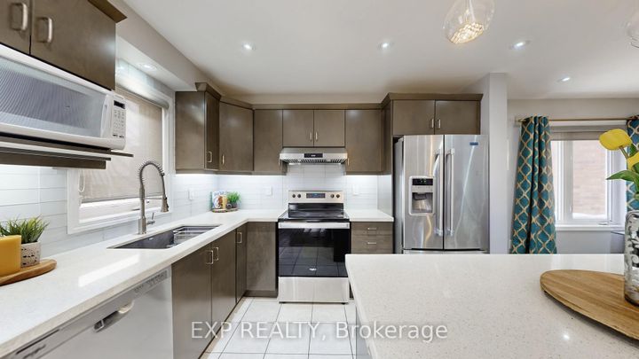 Photo 6 at 27 Leadenhall Road, Northwest Brampton, Brampton